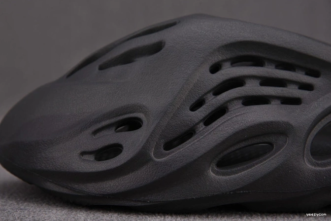 Foam Adidas RNNR Onyx Yeezy HP8739 0823